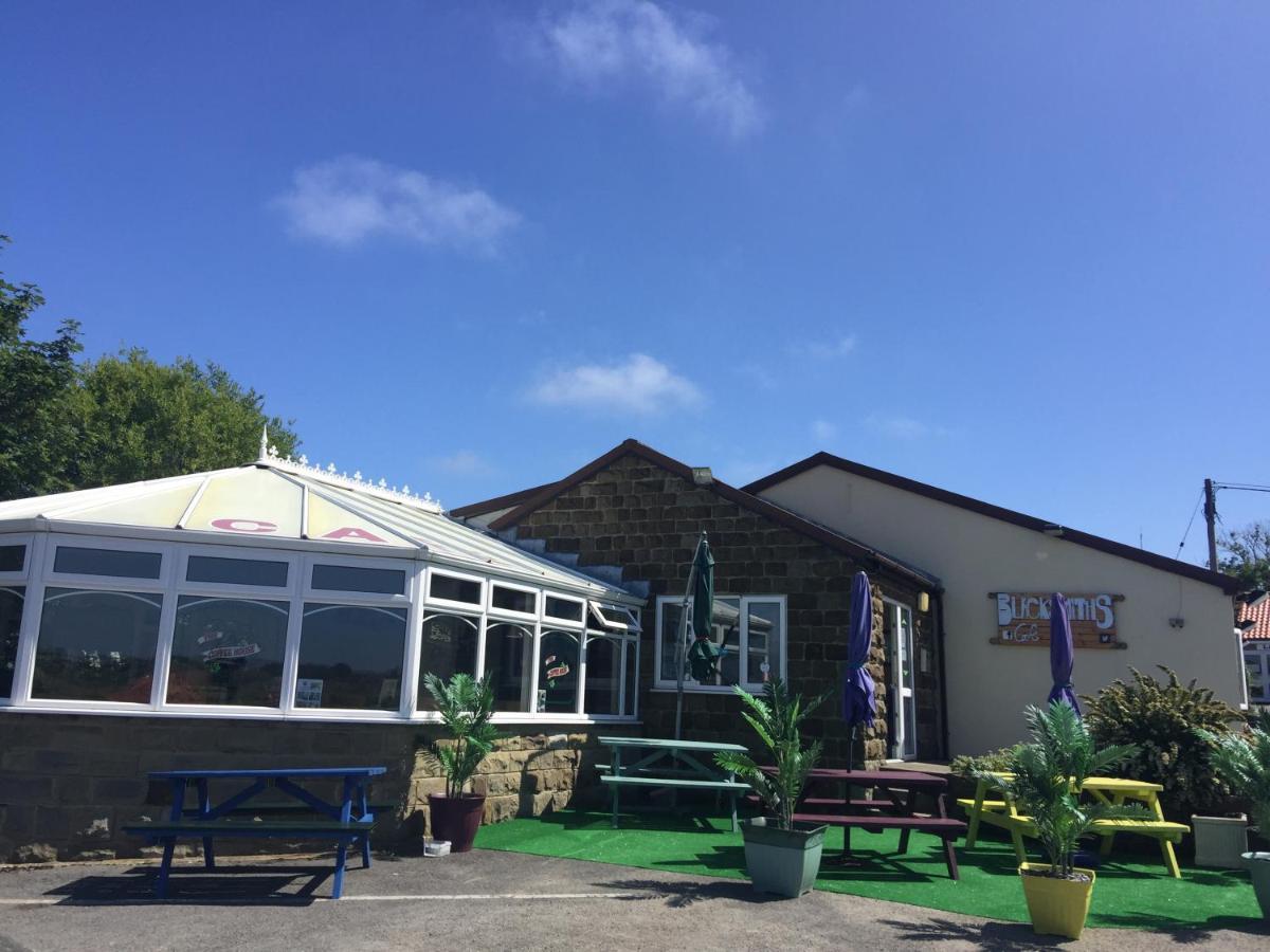Blacksmiths Boutique B&B Robin Hood's Bay Eksteriør bilde
